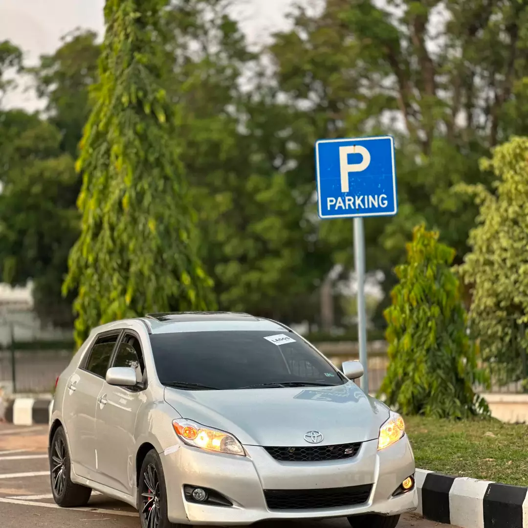 2008 Toyota Matrix: Reliable & Pristine – Yours Today