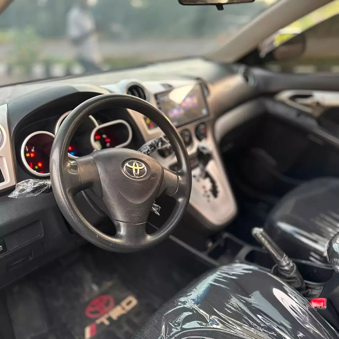 2008 Toyota Matrix: Reliable & Pristine – Yours Today