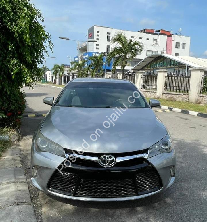 2015 Toyota Camry SE – Premium Ride, Unbeatable Price