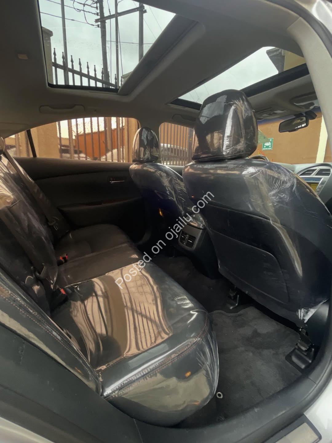2010 Lexus ES350: Keyless, Panoramic, Perfection!