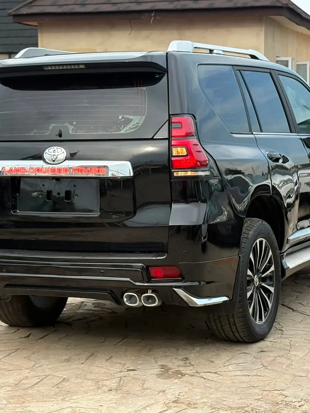 2010 Prado, 2020 Style – 4WD Beast, Buy & Drive!