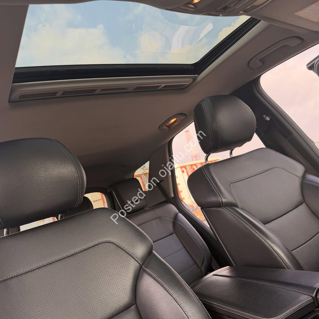 Duty-Paid Mercedes ML350: Pristine & Sunroof-Ready in Abuja