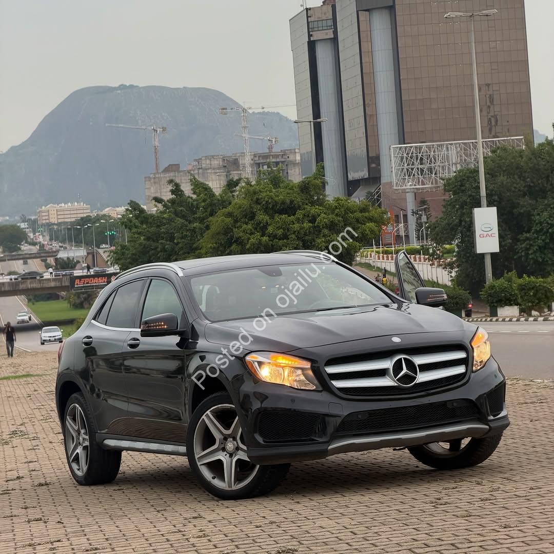 Duty-Paid 2015 Mercedes GLA250 – Panoramic Roof & Clean!