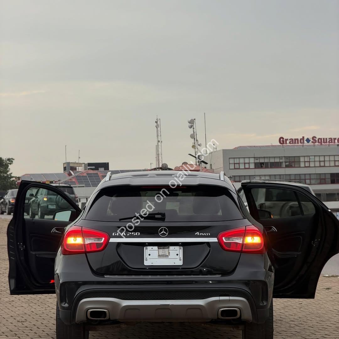 Duty-Paid 2015 Mercedes GLA250 – Panoramic Roof & Clean!