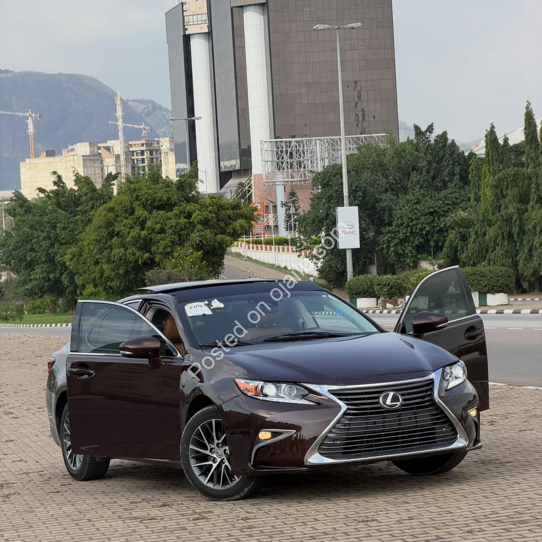 Lexus ES350 2016: Duty Paid, Pano Roof, Pristine