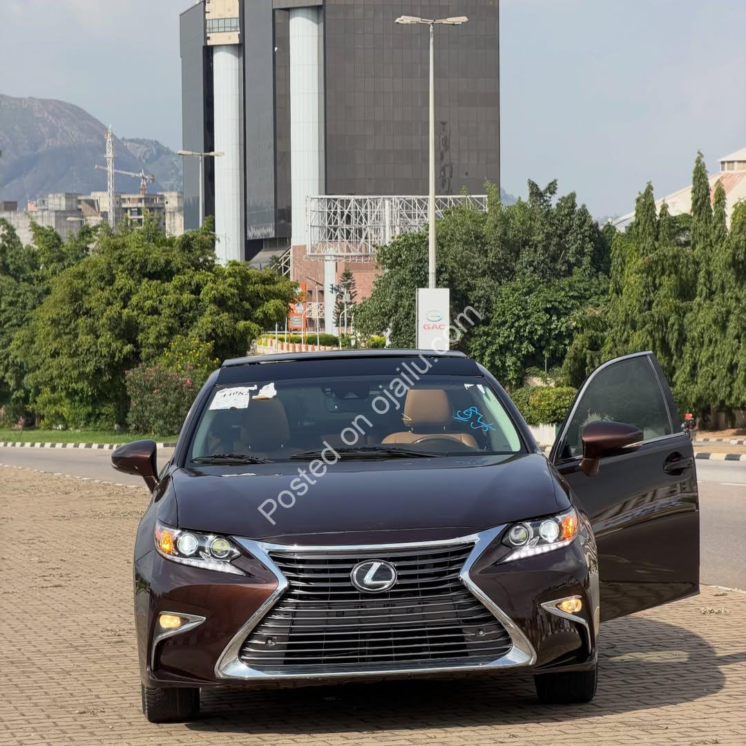 Lexus ES350 2016: Duty Paid, Pano Roof, Pristine