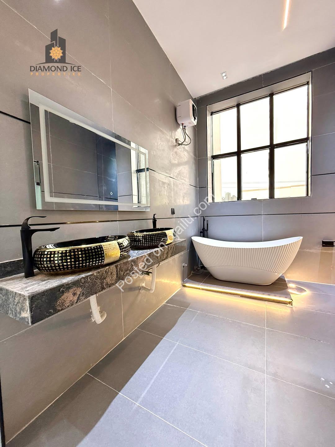 Automated 5-Bed Haven with Pool in VGC