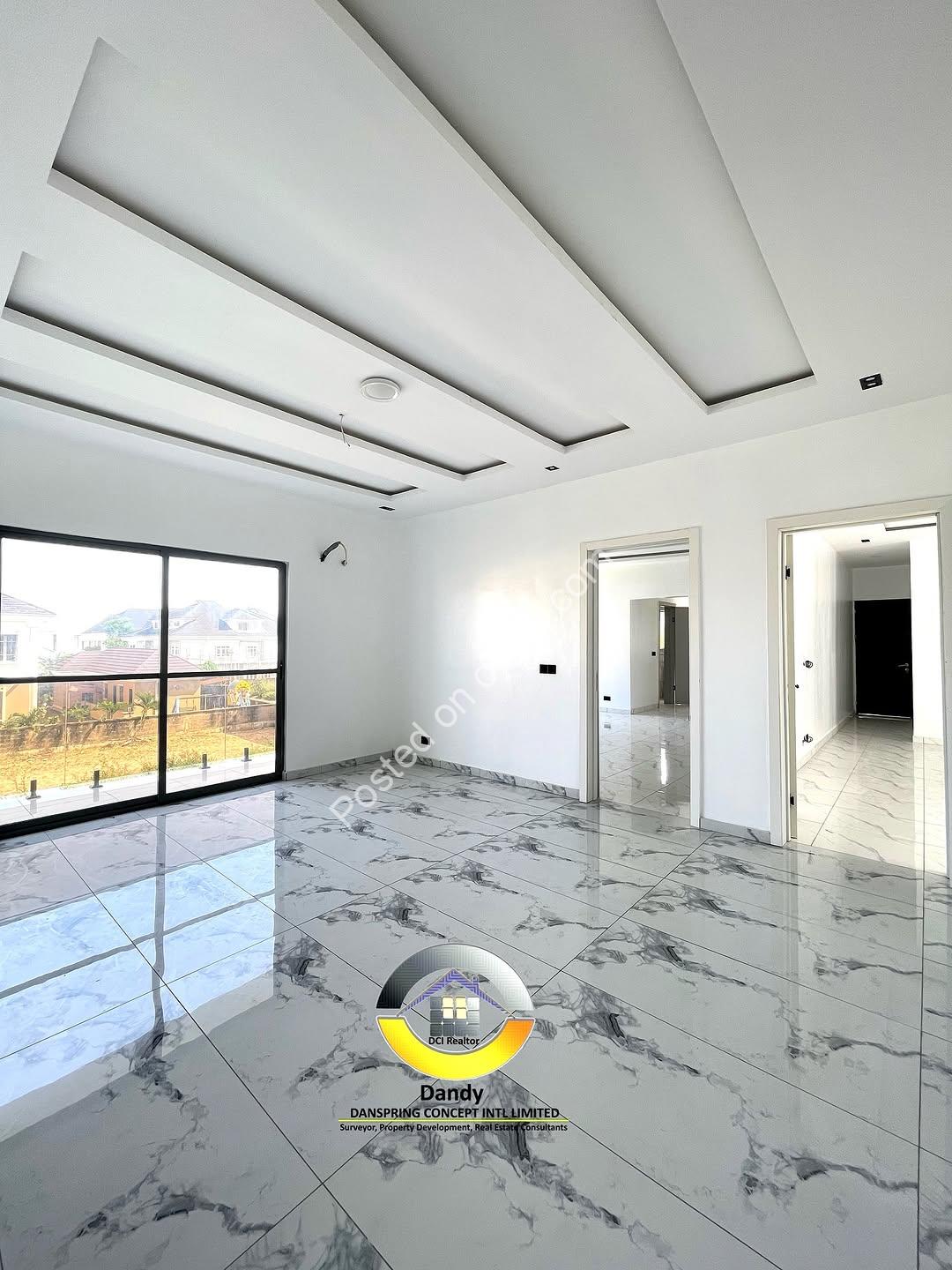 Your Dream Oasis Awaits: Modern 4-Bed Duplex with Pool