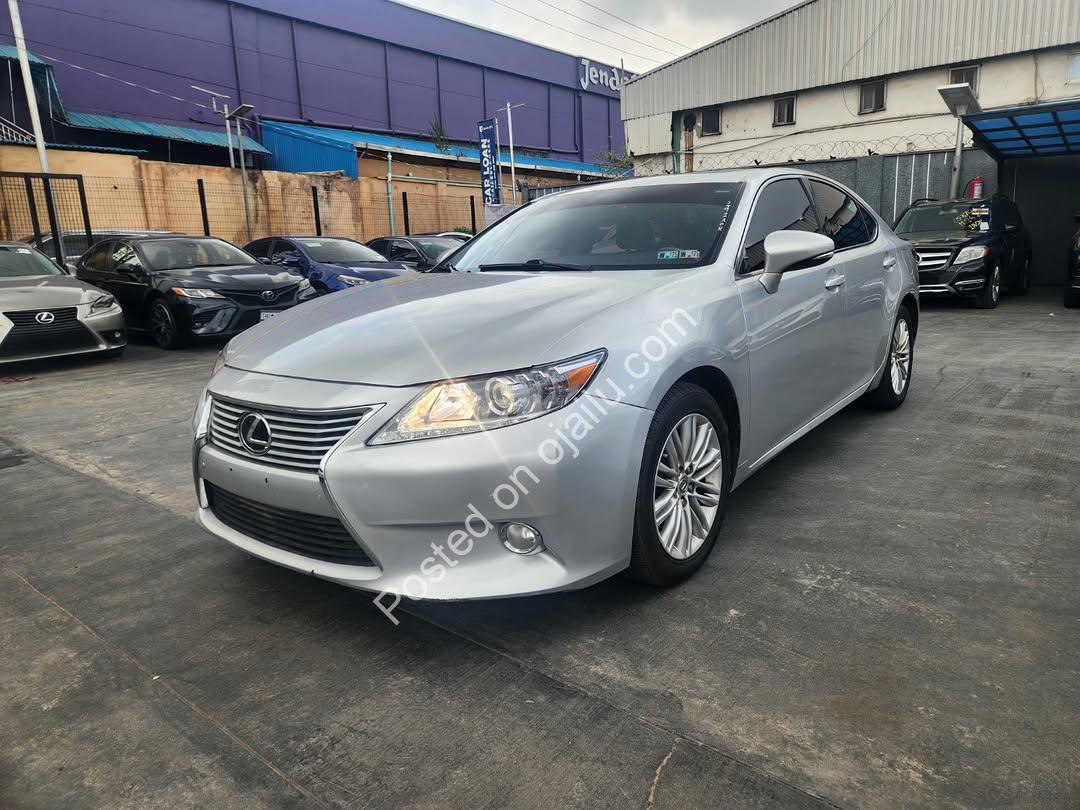 2013 Lexus ES350 – Elegance Meets Value