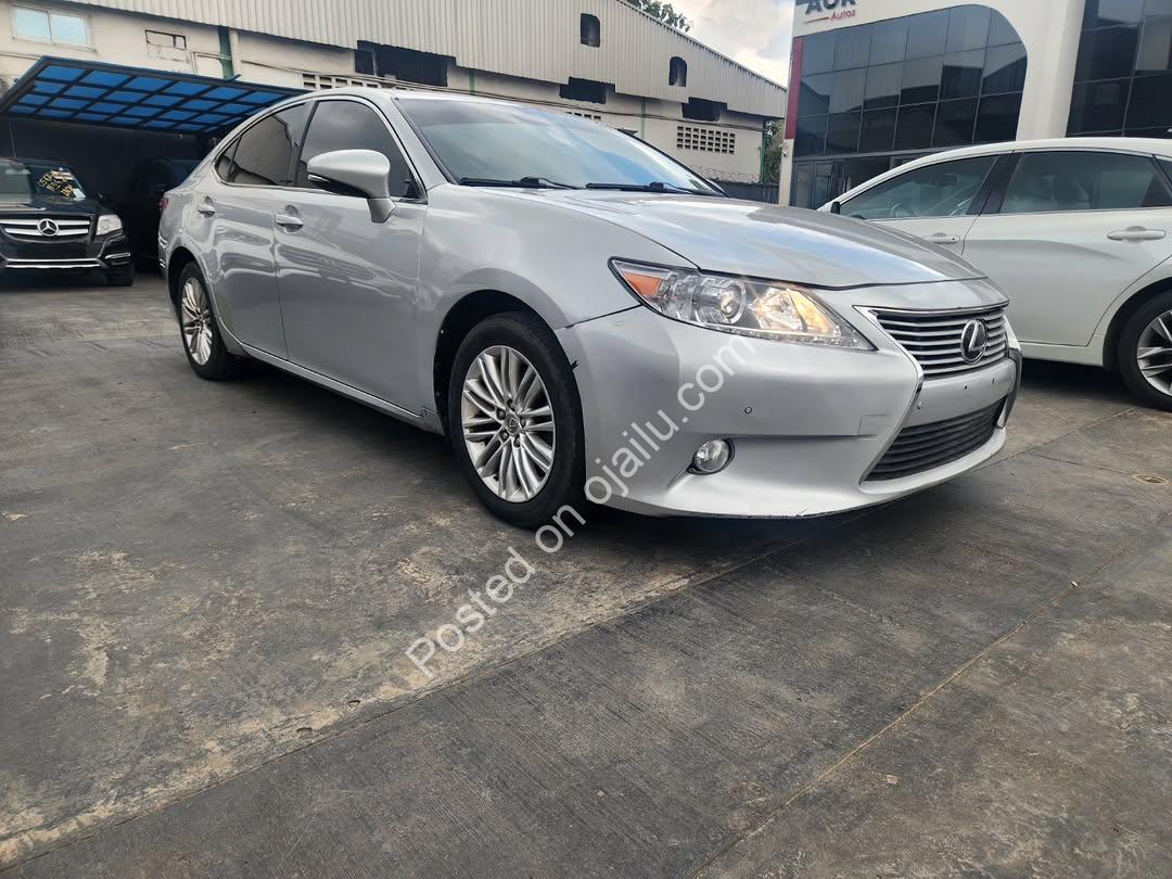 2013 Lexus ES350 – Elegance Meets Value