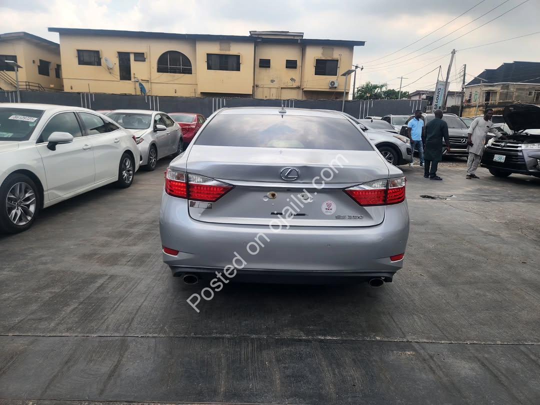 2013 Lexus ES350 – Elegance Meets Value
