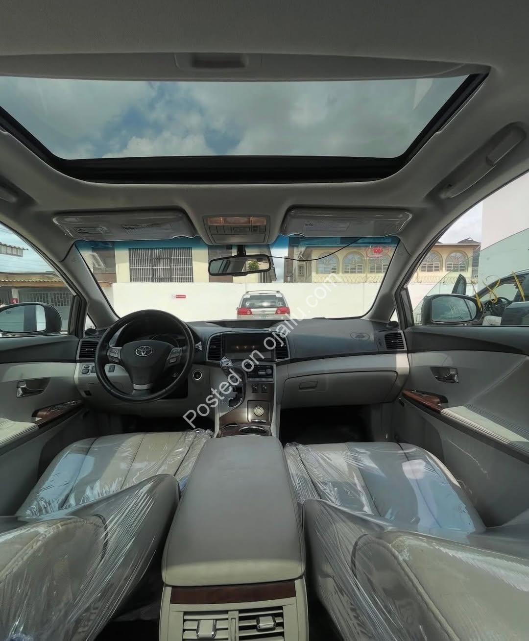 2012 Toyota Venza XLE: Rare Panoramic Sunroof & Loaded!