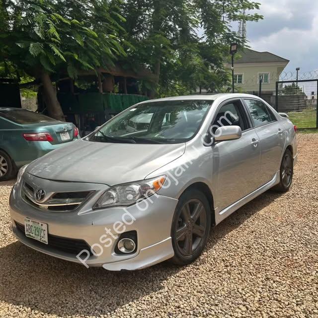 Pristine 2013 Corolla, 0 Fixes Needed