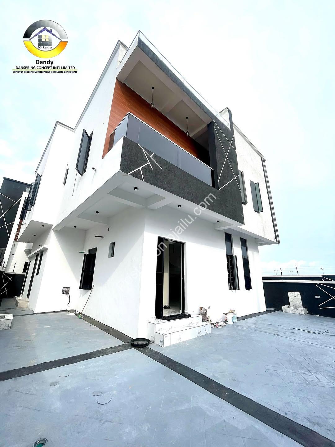 Elevate Your Life: 5-Bed Smart Home with Jacuzzi & BQ
