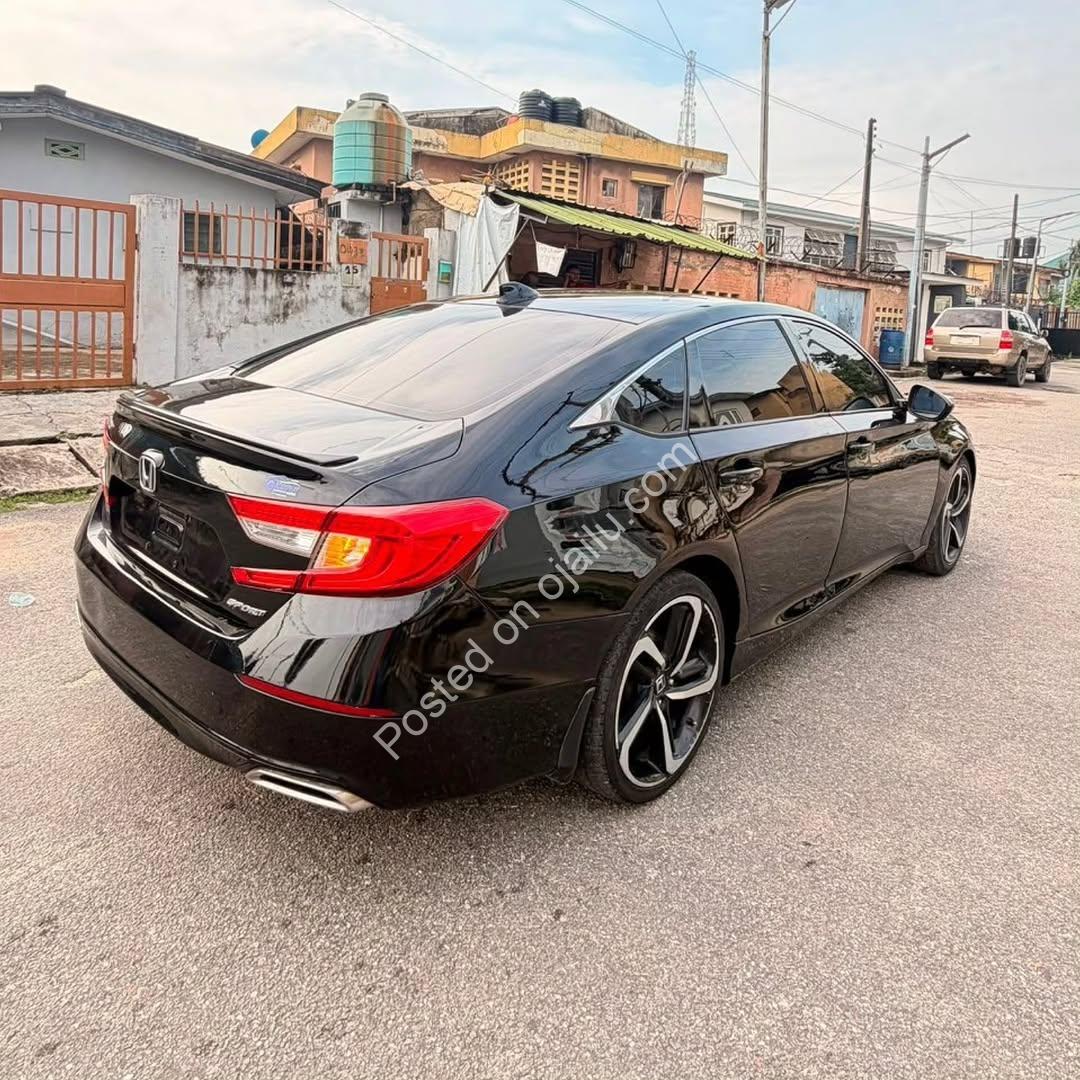 Sporty 2018 Honda Accord – Immaculate & Unregistered!