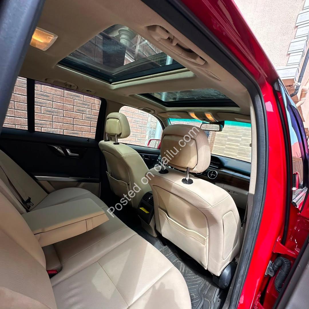 2013 Mercedes GLK 350 – Immaculate & Turnkey!