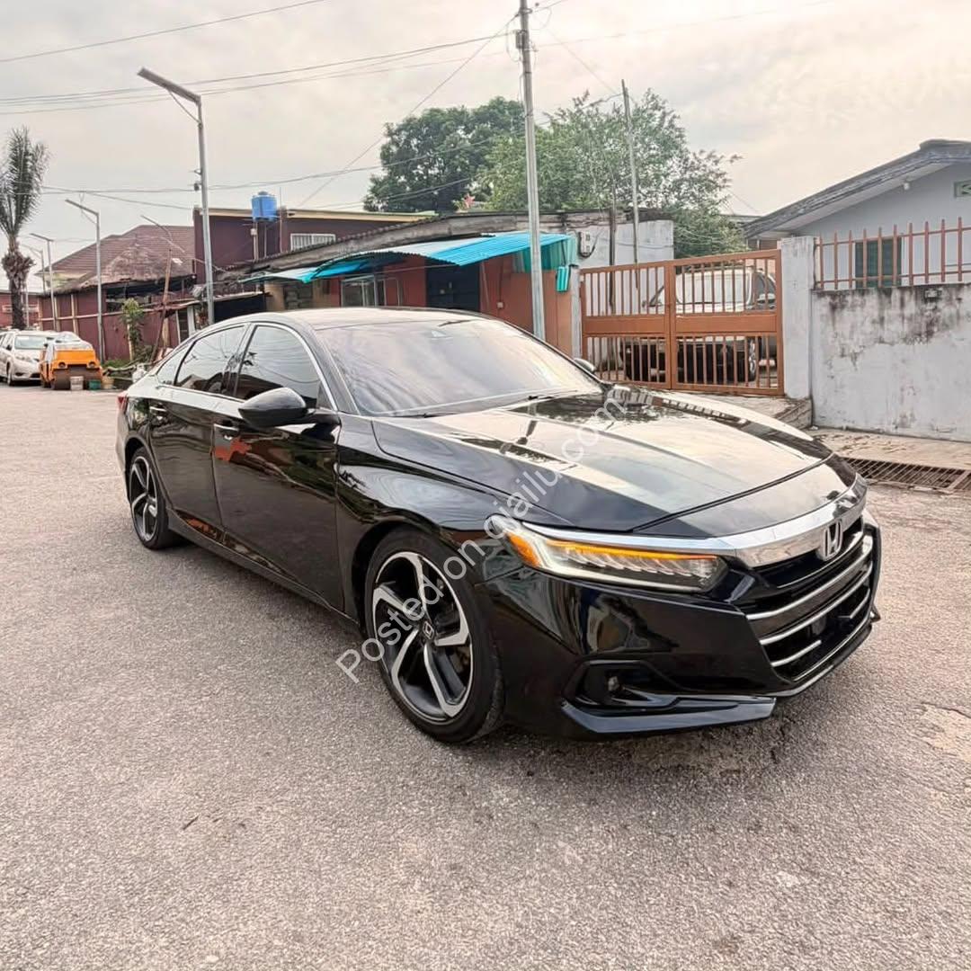 Sporty 2018 Honda Accord – Immaculate & Unregistered!