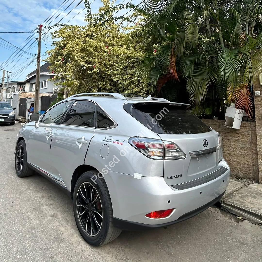 2011 Lexus RX350: Immaculate & Loaded!