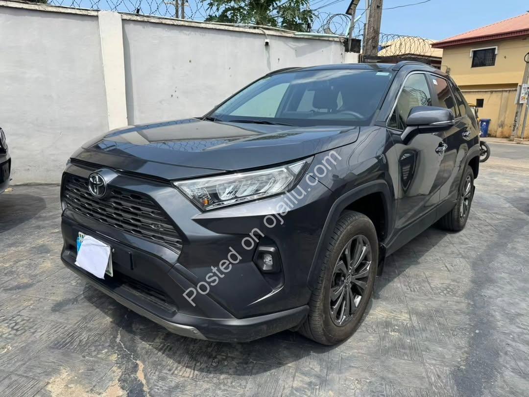 FULL TOYOTA RAV4 2025 – TOKUNBO & MINT CONDITION!