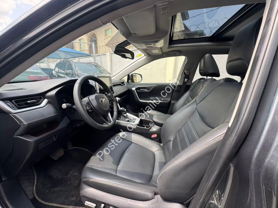 FULL TOYOTA RAV4 2025 – TOKUNBO & MINT CONDITION!
