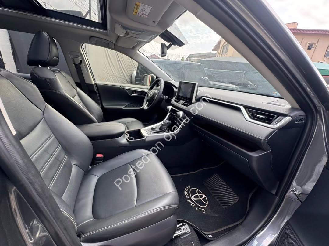 FULL TOYOTA RAV4 2025 – TOKUNBO & MINT CONDITION!