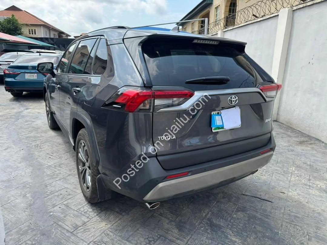 FULL TOYOTA RAV4 2025 – TOKUNBO & MINT CONDITION!