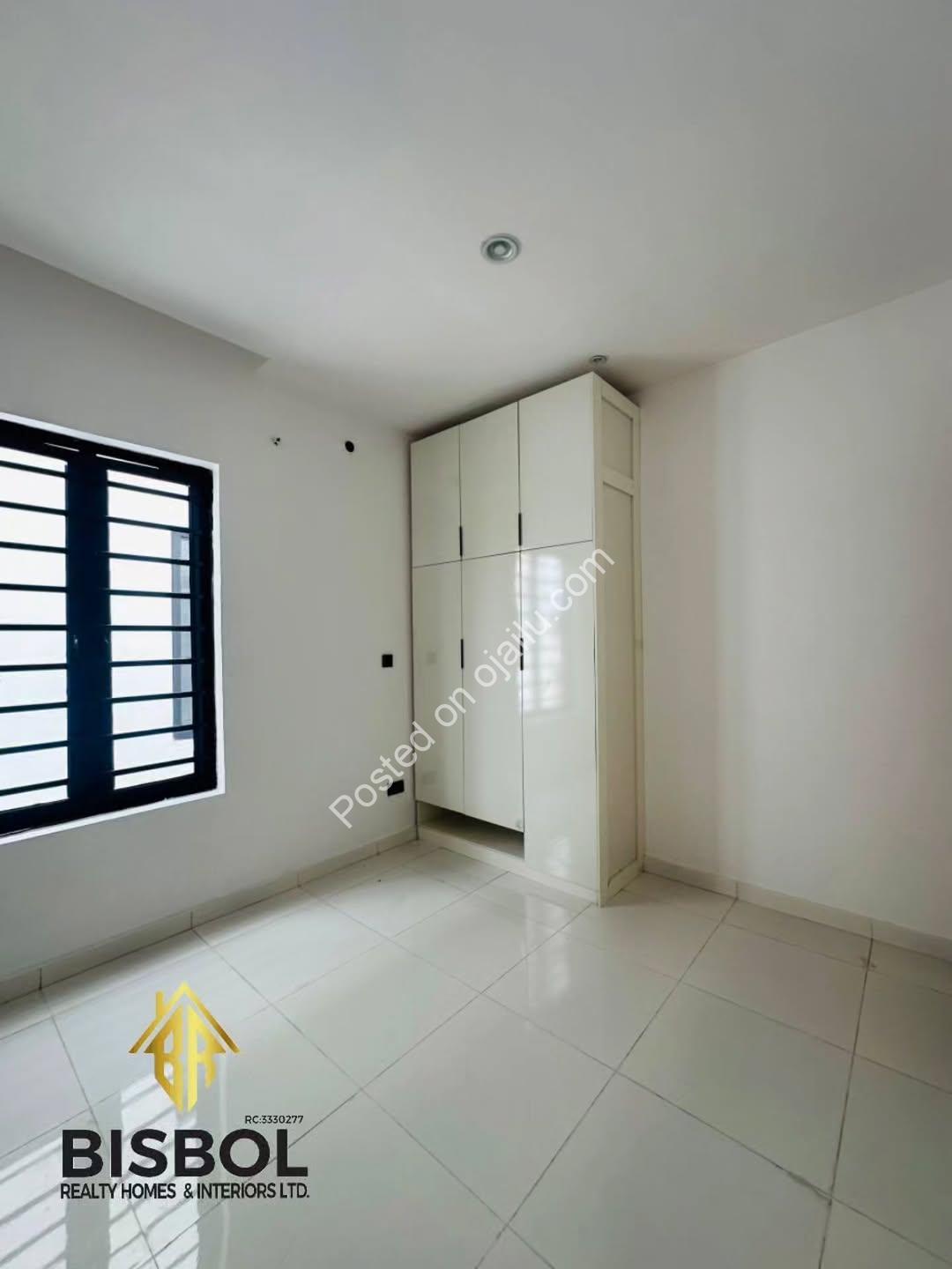 Move-In Ready! 4BR Duplex in Gated Ajah