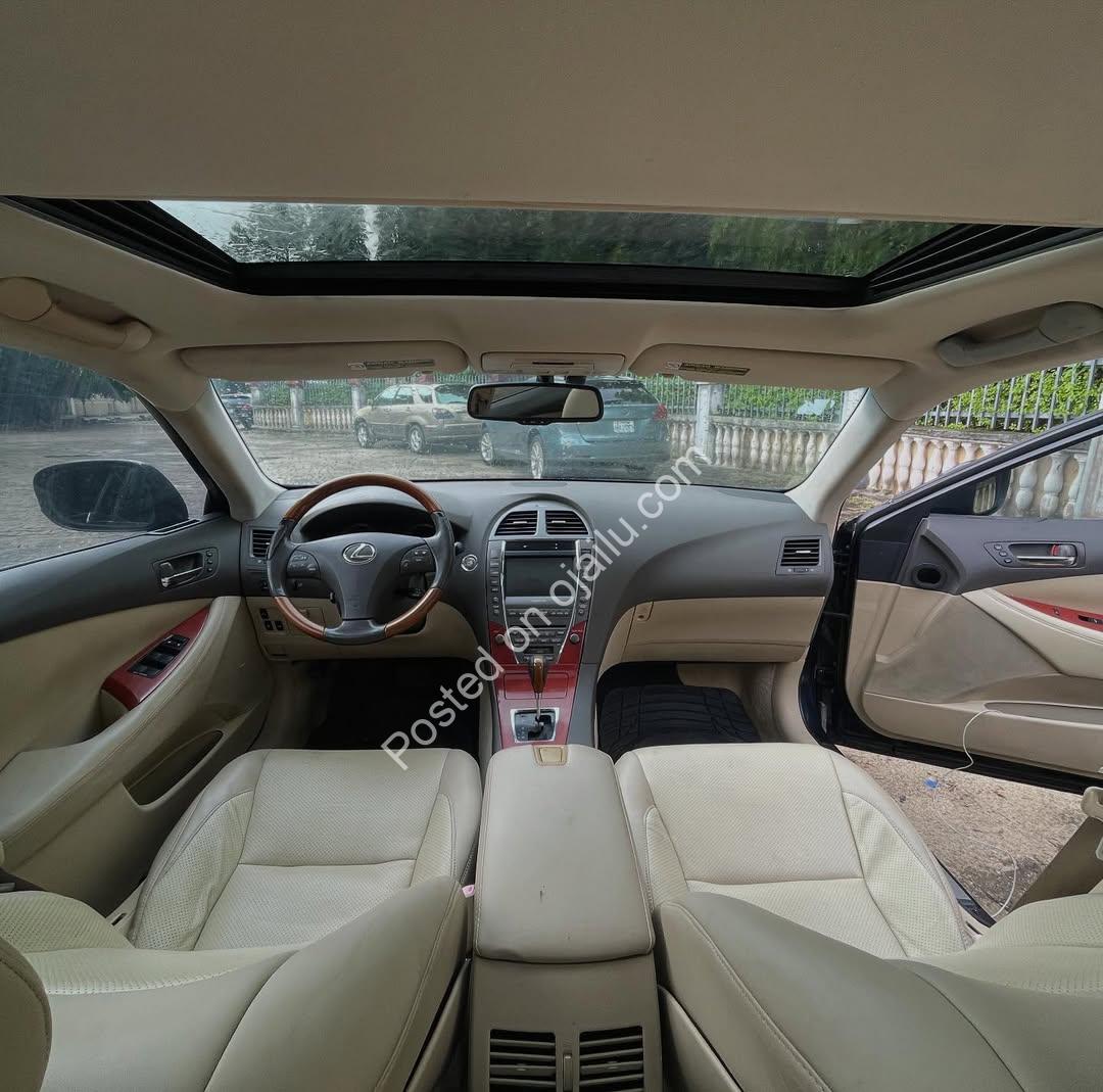 Lexus ES350 ’07 – Sunroof, Reverse Cam, 9M Only!