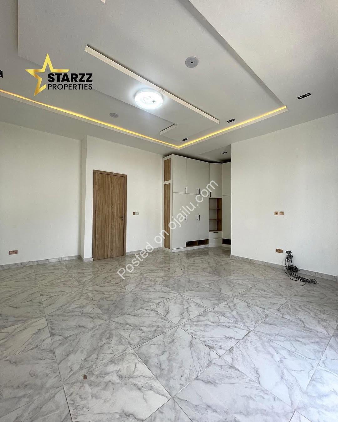 Orchid Lekki: 4BR Smart Duplex with Bluetooth Sound