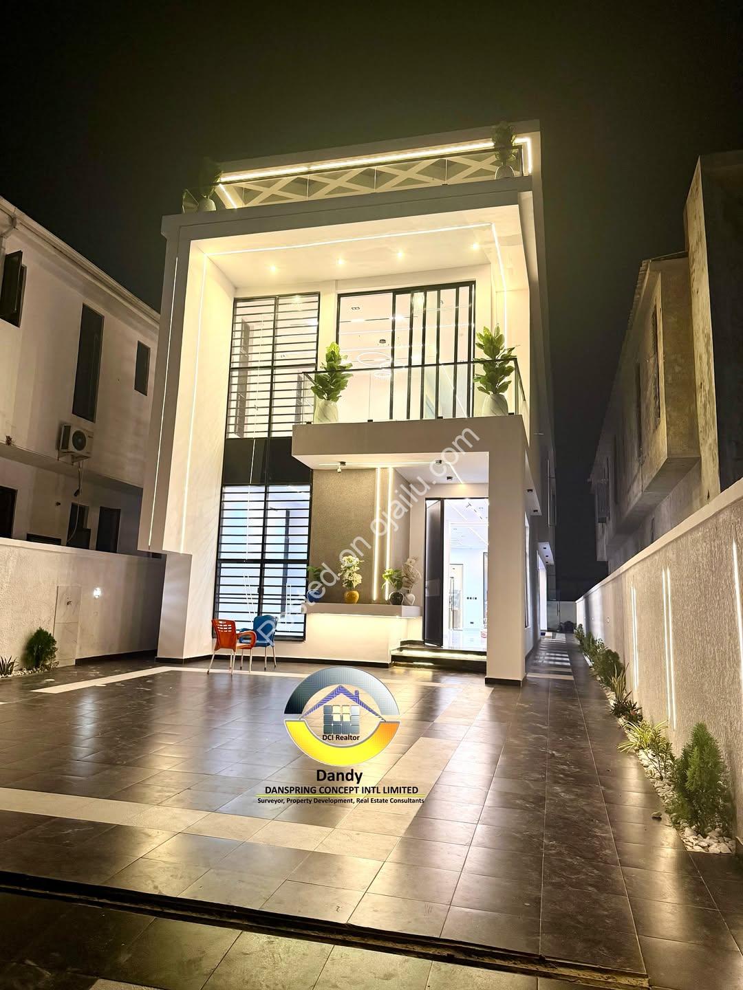 Your Dream Home Awaits: 5BR Duplex with Pool & Gym