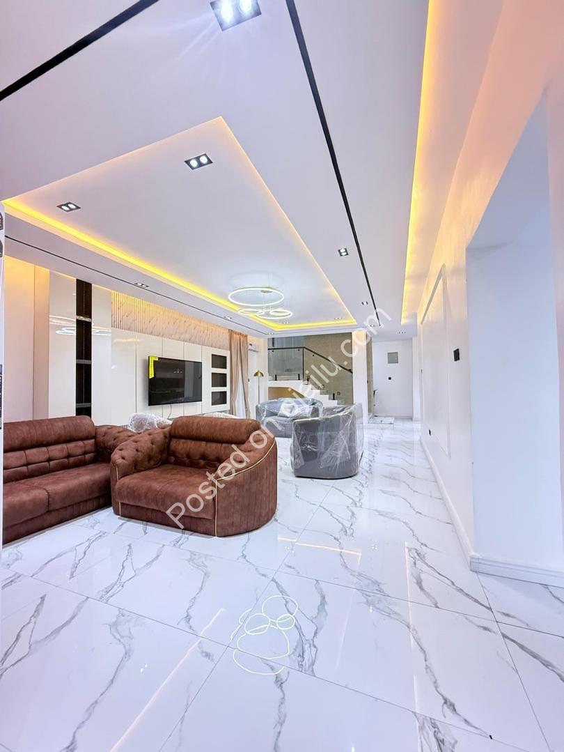 6 Bedroom Masterpiece with Cinema & Rooftop Lounge