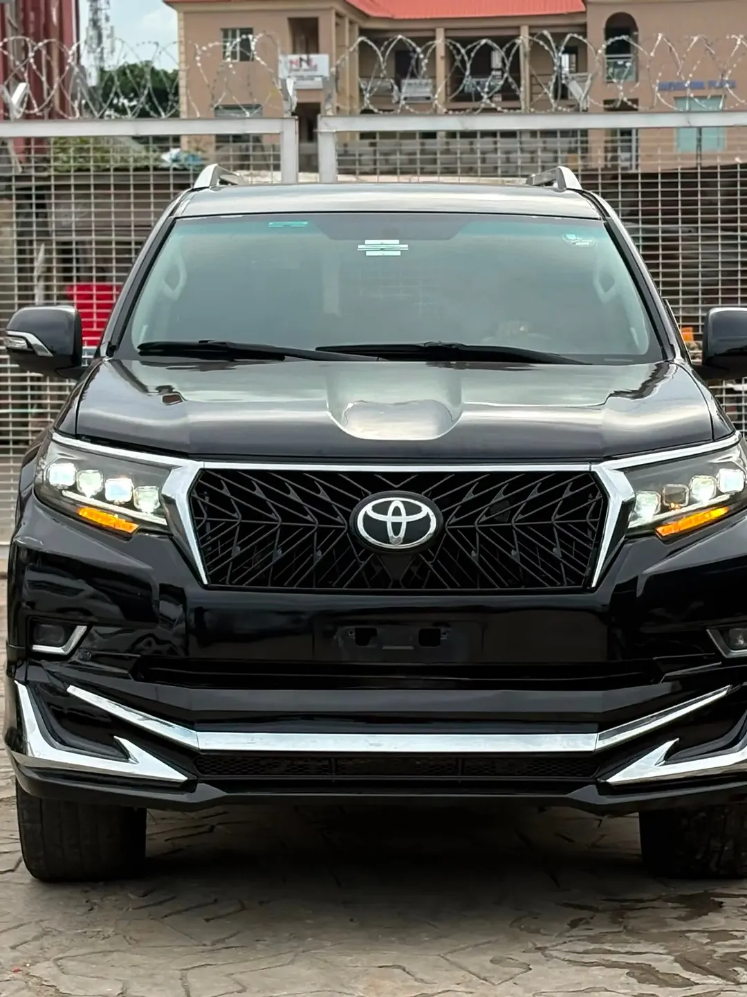 2010 Prado, 2020 Style – 4WD Beast, Buy & Drive!