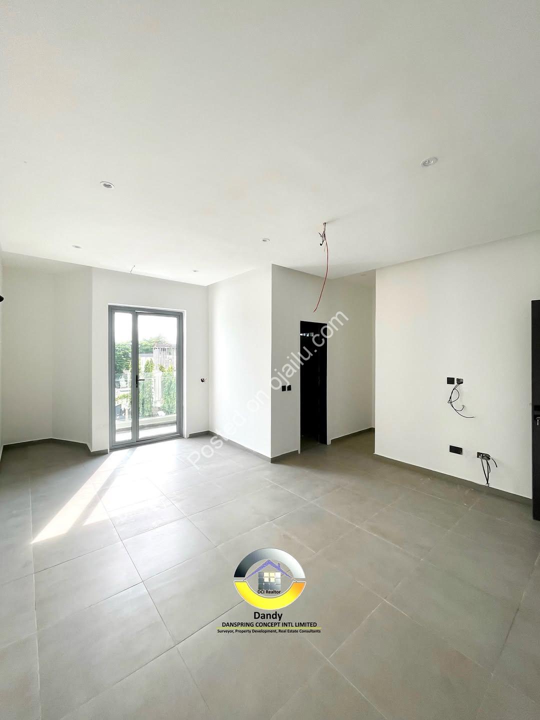 Contemporary 3BR Terrace Duplex with Global C of O – Lekki Phase 1