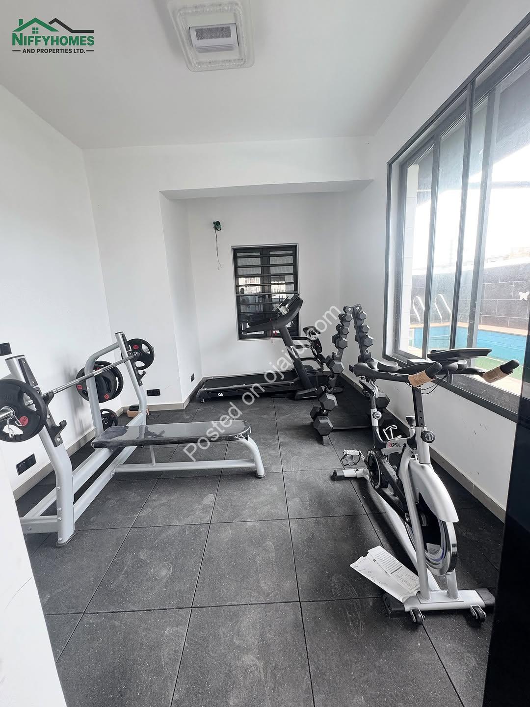 Modern 1-Bed Lekki Phase 1: Pool & Gym Included