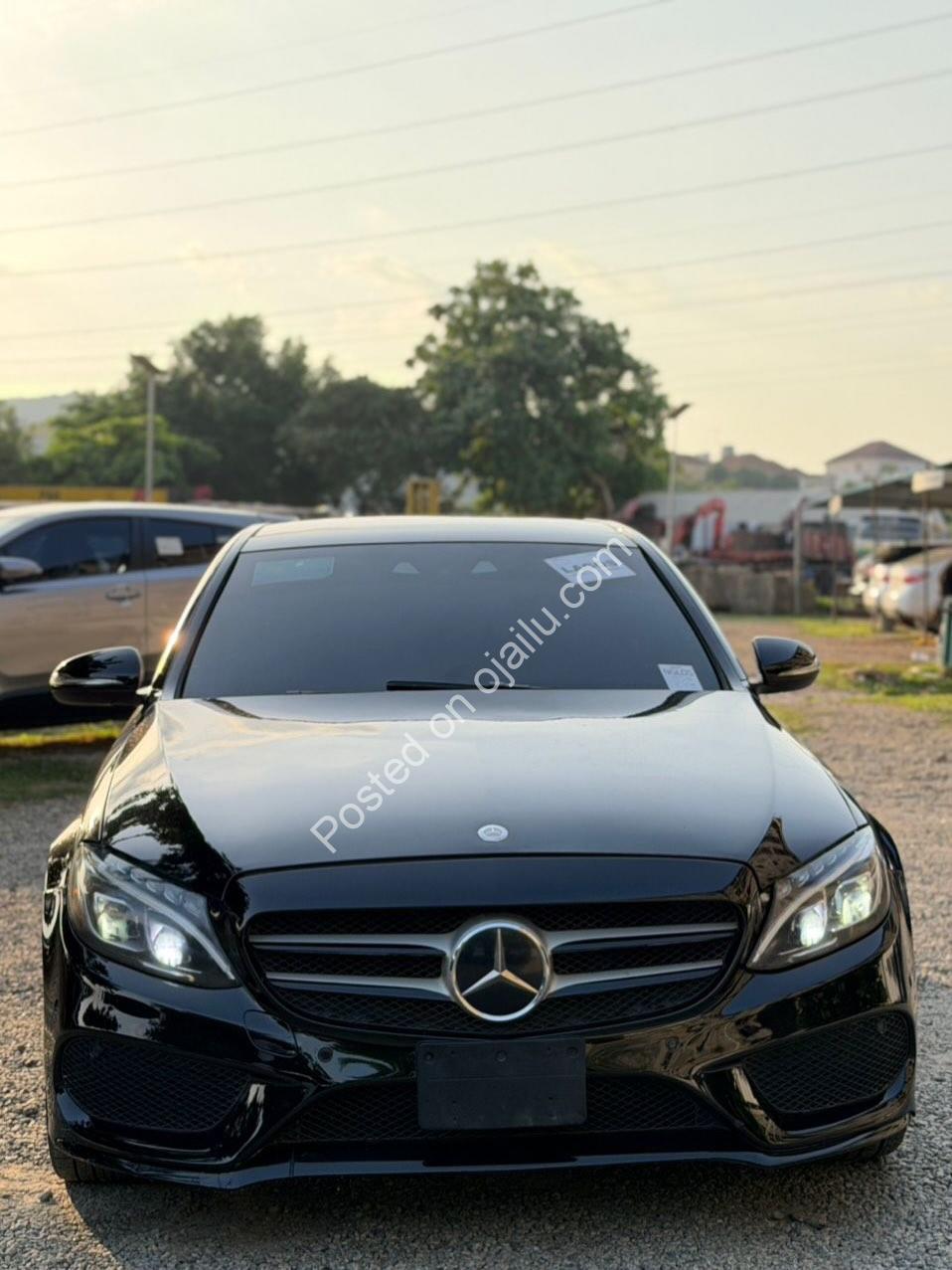2015 Mercedes C400: Keyless, Panoramic Roof, Heads-Up Display