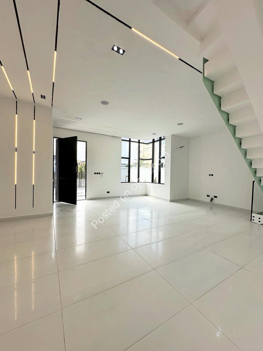 Brand new 4BR Duplex with Pool in Orichid