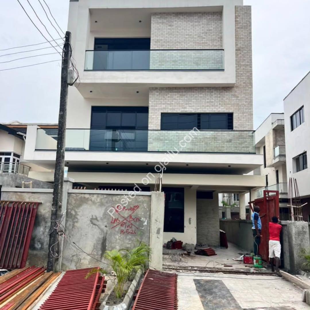 Step into Oniru: Your Private Oasis Awaits