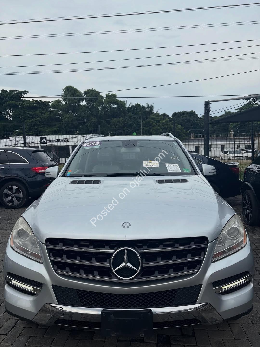 2012 ML350 4Matic: Sunroof, Camera & Power Tailgate