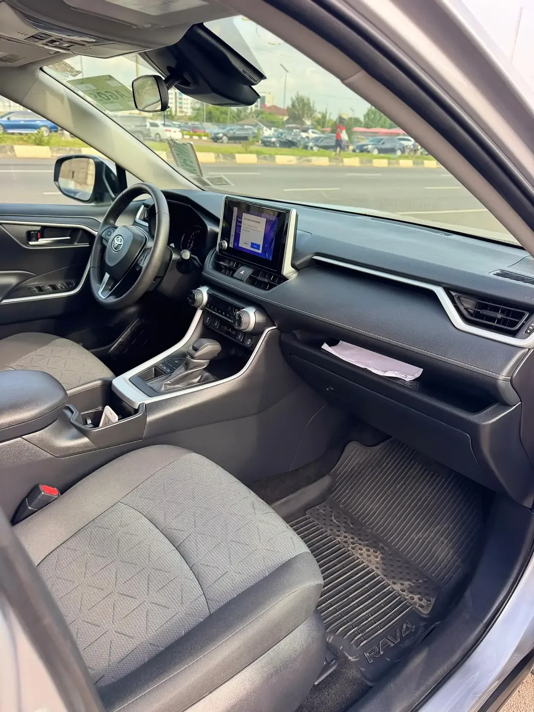 2026 Toyota RAV4 XLE | Original Duty, Pristine ₦75M