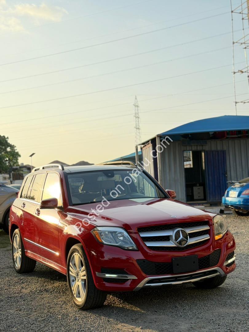 2015 GLK350: Panoramic Roof, Reverse Cam, 17M Naira