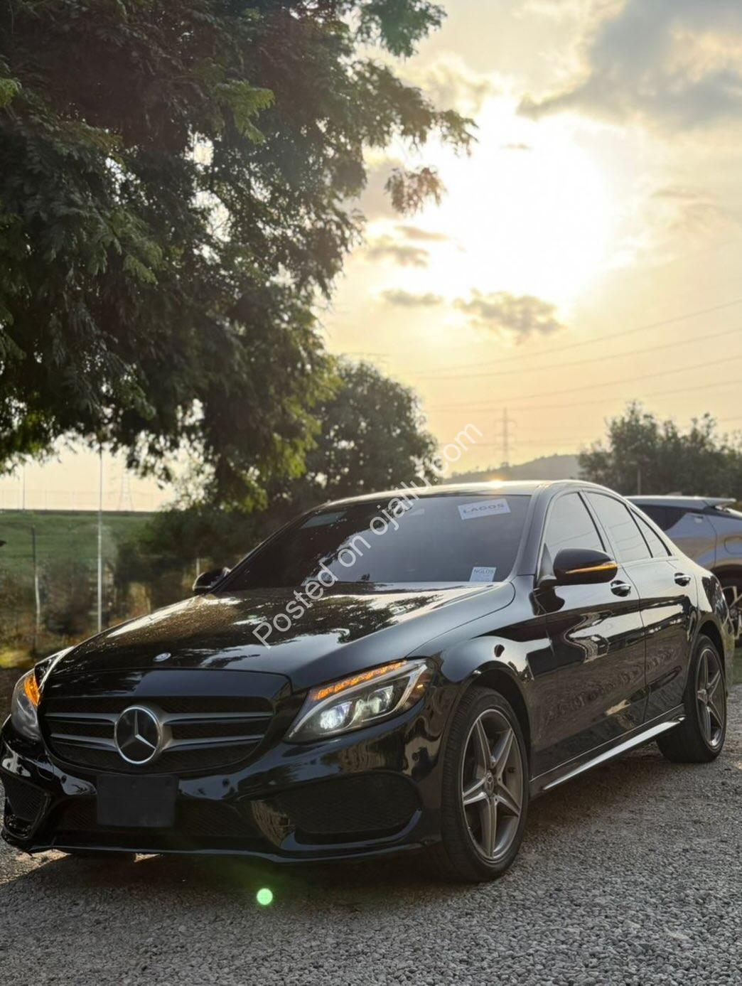 2015 Mercedes C400: Keyless, Panoramic Roof, Heads-Up Display