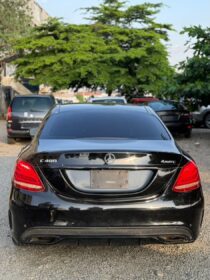 2015 Mercedes C400: Keyless