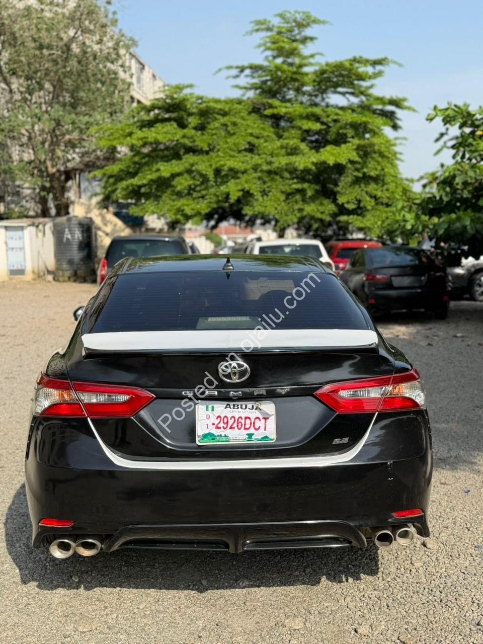 2018 Toyota Camry SE: Paddle Shifters & Premium Tech