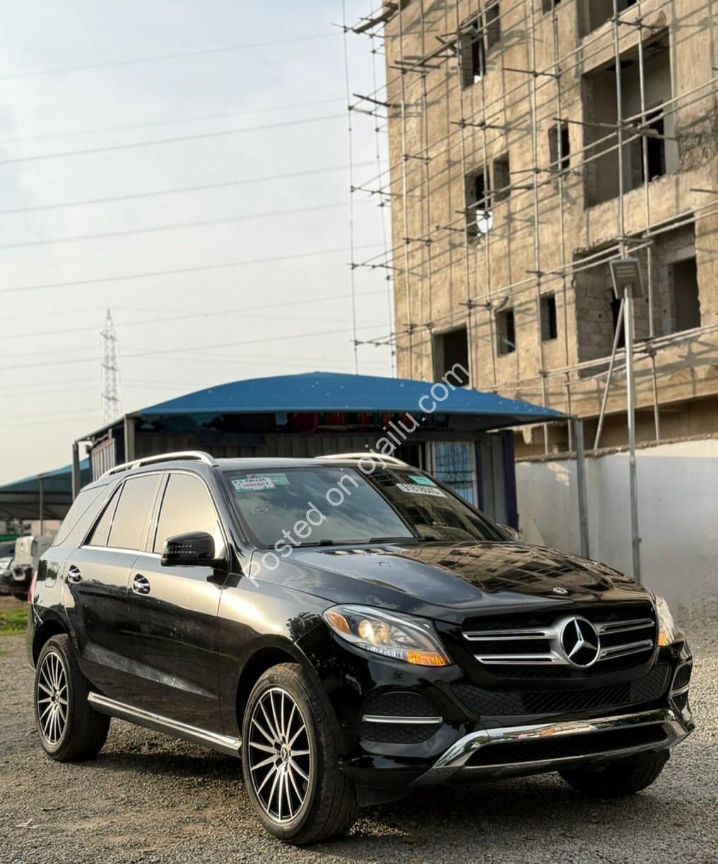 2017 Mercedes GLE350: Genuine Duty, Keyless & Moonroof