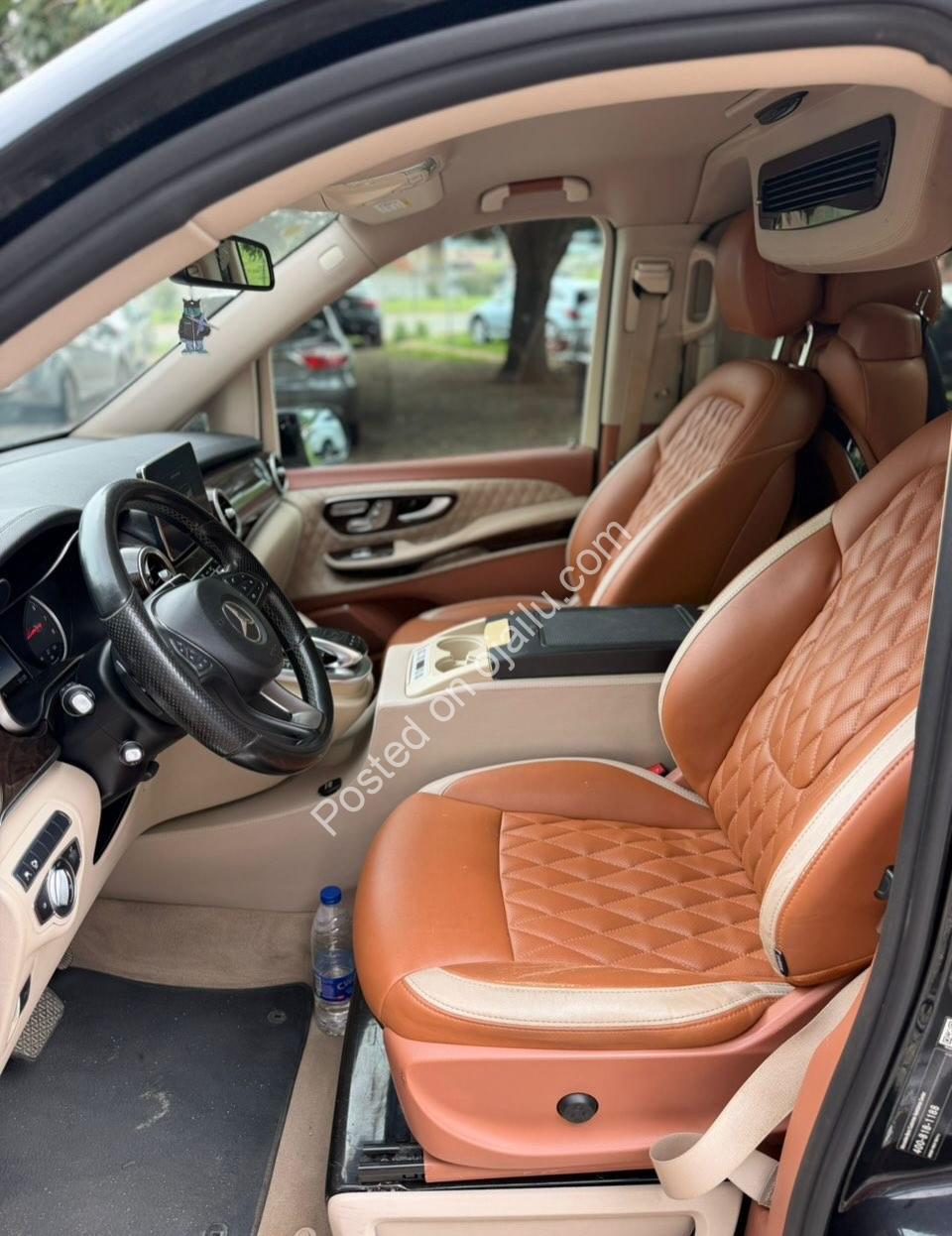 2018 Mercedes Viano Executive: Panoramic Roof & Captain Seats