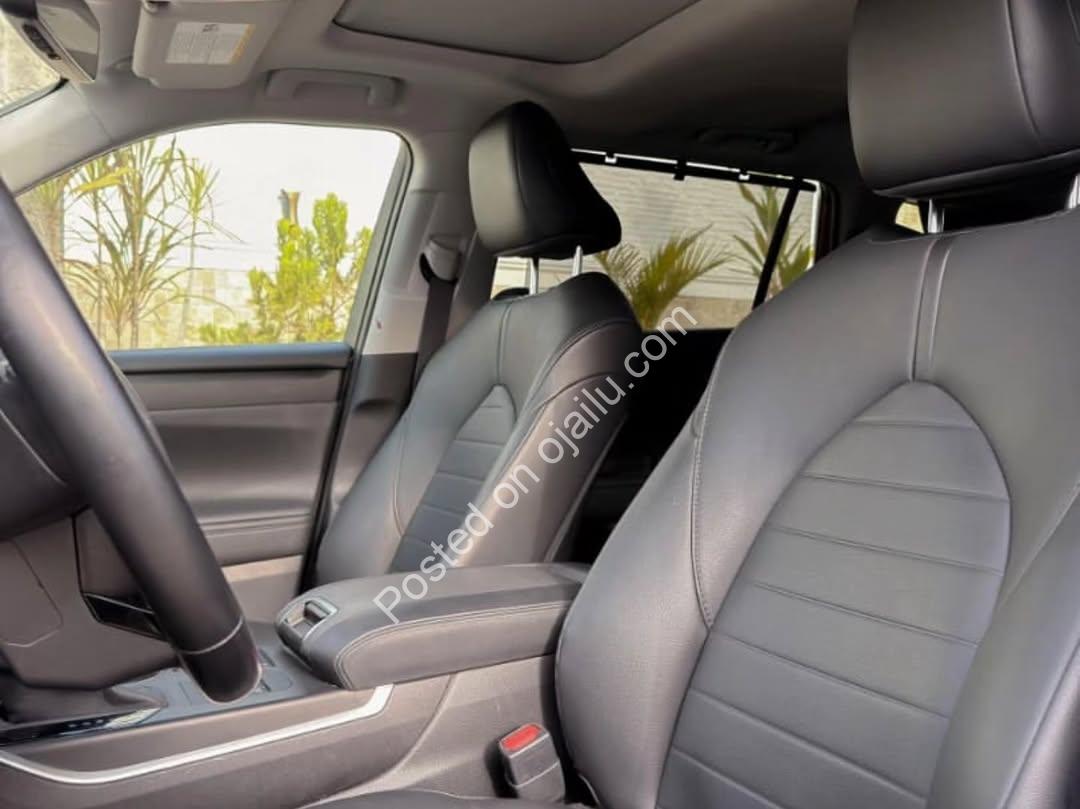 Super Clean 2020 Toyota Highlander XLE – Drive Today, Pay in 3 Years!
