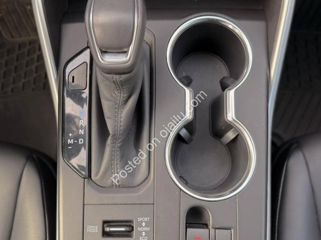 Super Clean 2020 Toyota Highlander XLE – Drive Today, Pay in 3 Years!