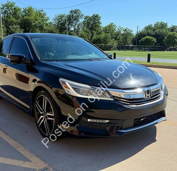 2016 Honda Accord Touring V6 – Power, Luxury & Value Delivered!
