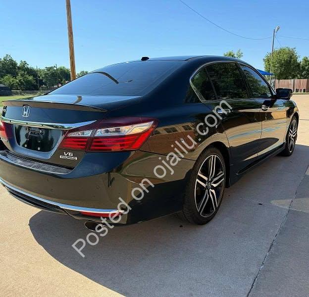 2016 Honda Accord Touring V6 – Power, Luxury & Value Delivered!