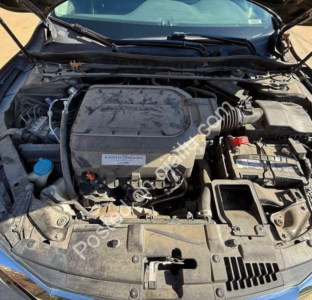 2016 Honda Accord Touring V6 – Power, Luxury & Value Delivered!